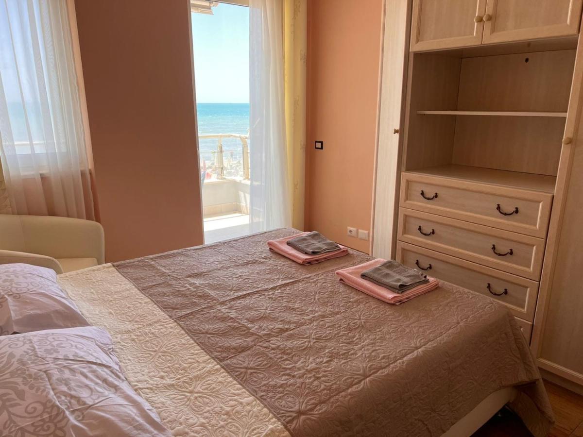 Sea View-Apartment On The Beach - Durrs2 ดูร์เรส ภายนอก รูปภาพ