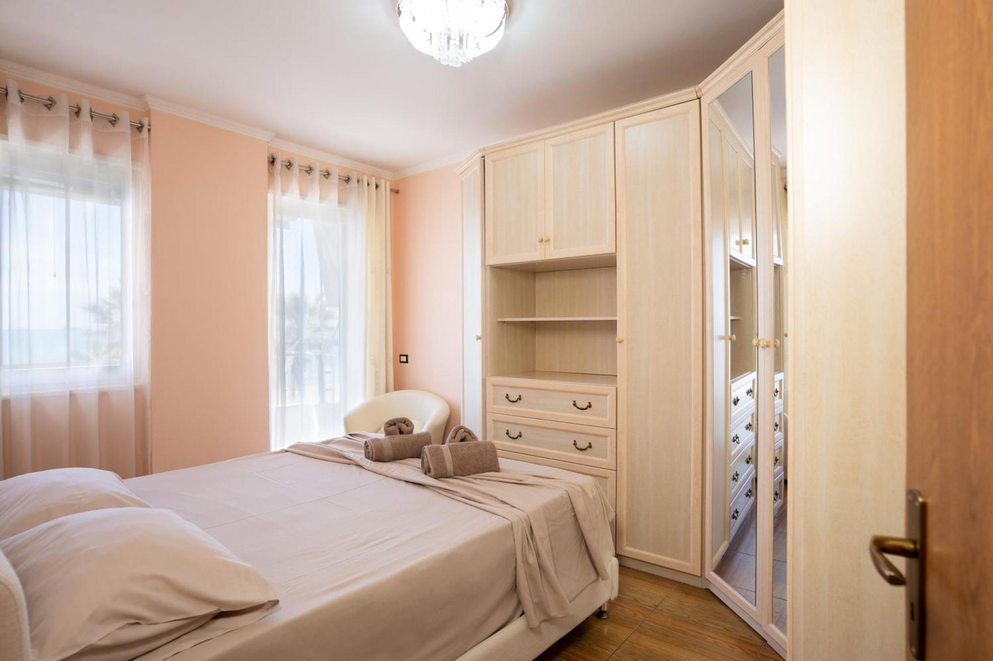 Sea View-Apartment On The Beach - Durrs2 ดูร์เรส ภายนอก รูปภาพ