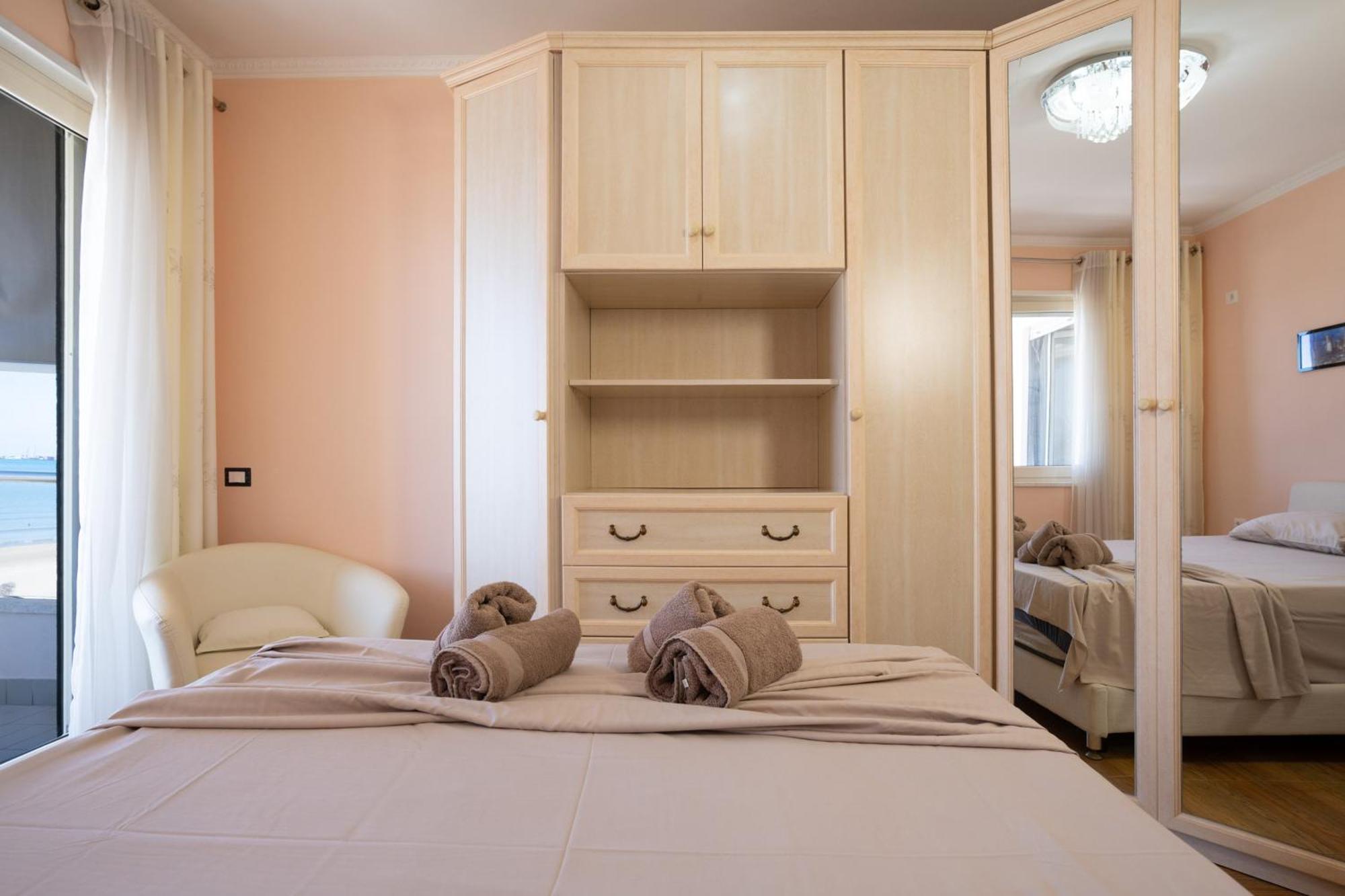 Sea View-Apartment On The Beach - Durrs2 ดูร์เรส ภายนอก รูปภาพ