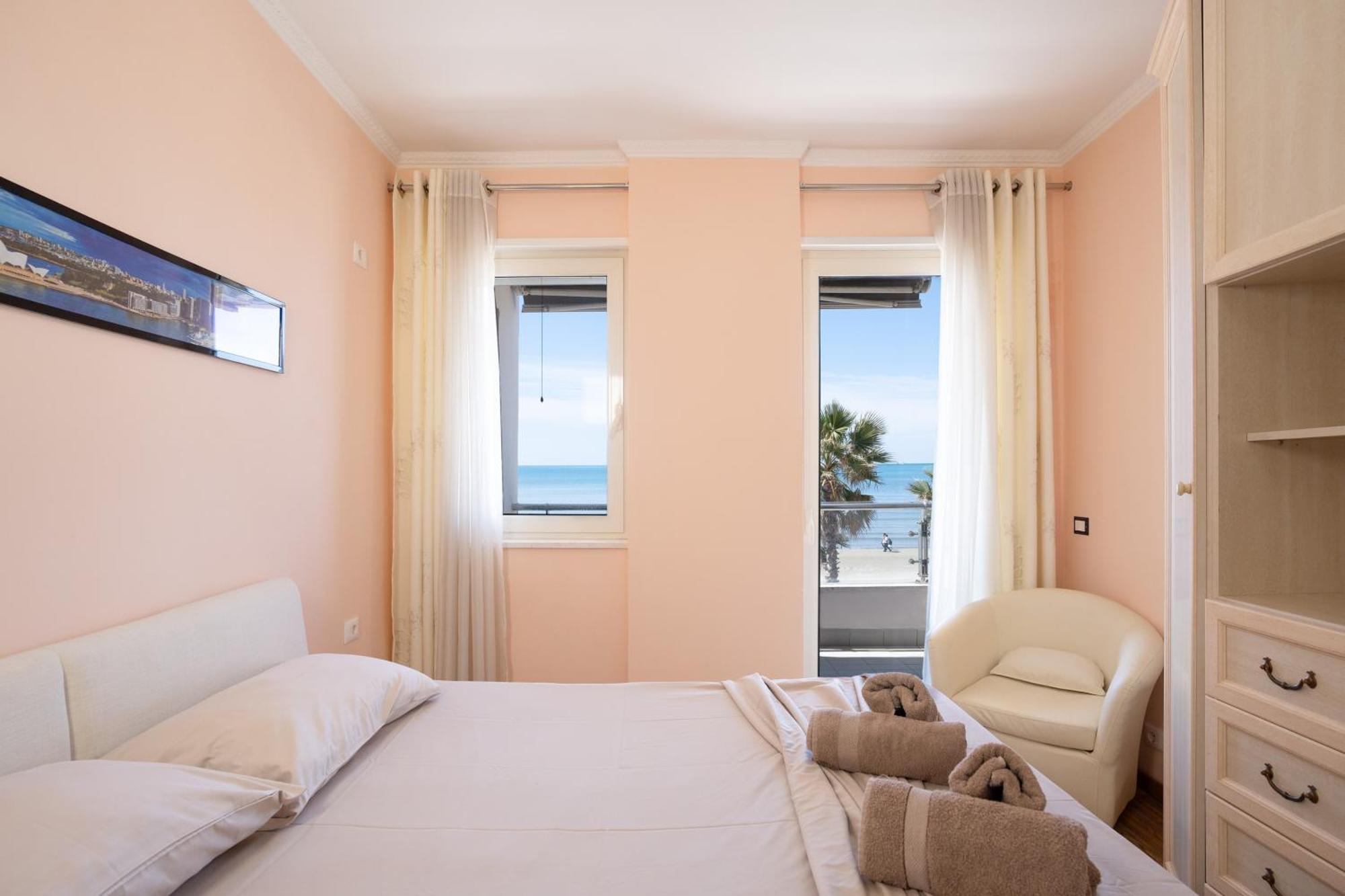 Sea View-Apartment On The Beach - Durrs2 ดูร์เรส ภายนอก รูปภาพ